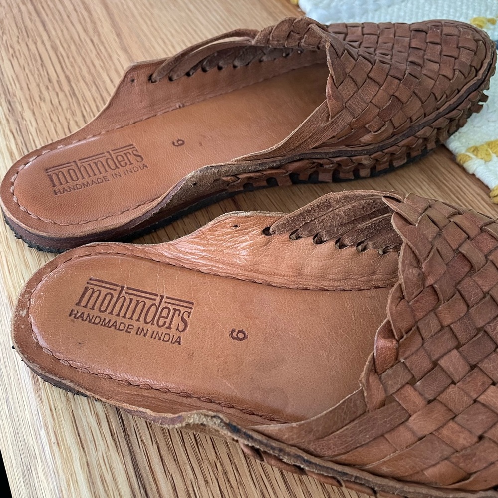 Mohinder’s slides (women’s size 9)